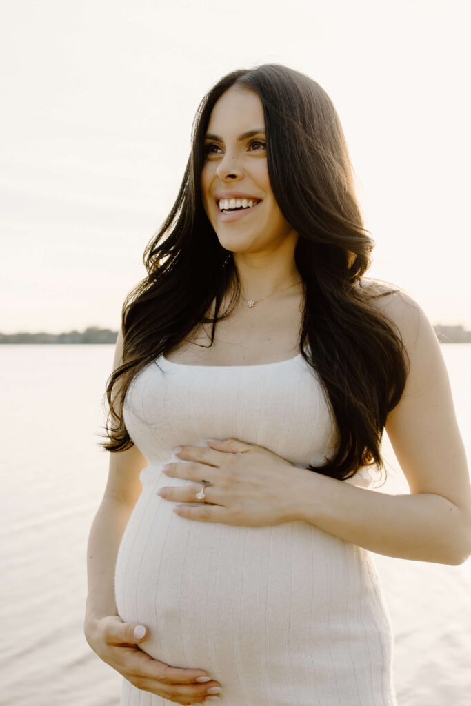 Bde Mka Ska maternity photoshoot with woman in ivory dress