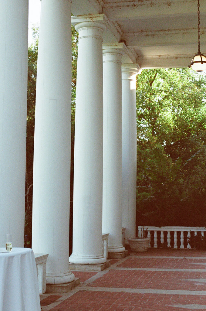 White columns at Cedarhurst wedding venue